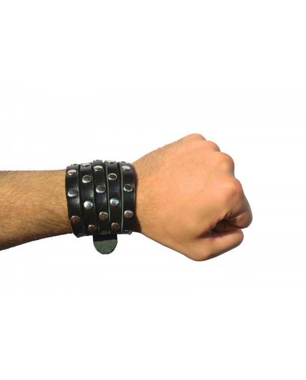 Leather bracelet is cut with holniten BKB-116